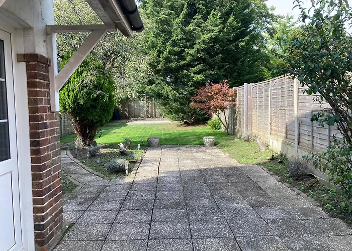 Home Away Luxury Living - Horley