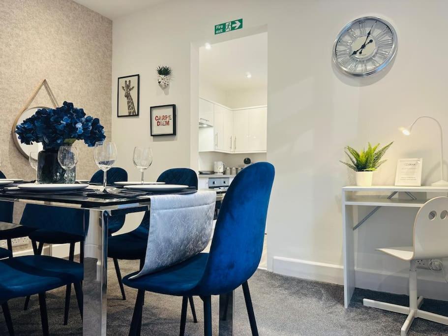 Holiday home Away Luxury Living - *