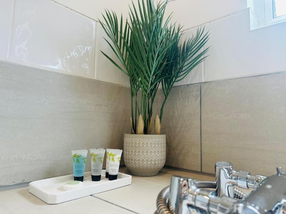 Away Luxury Living - Horley